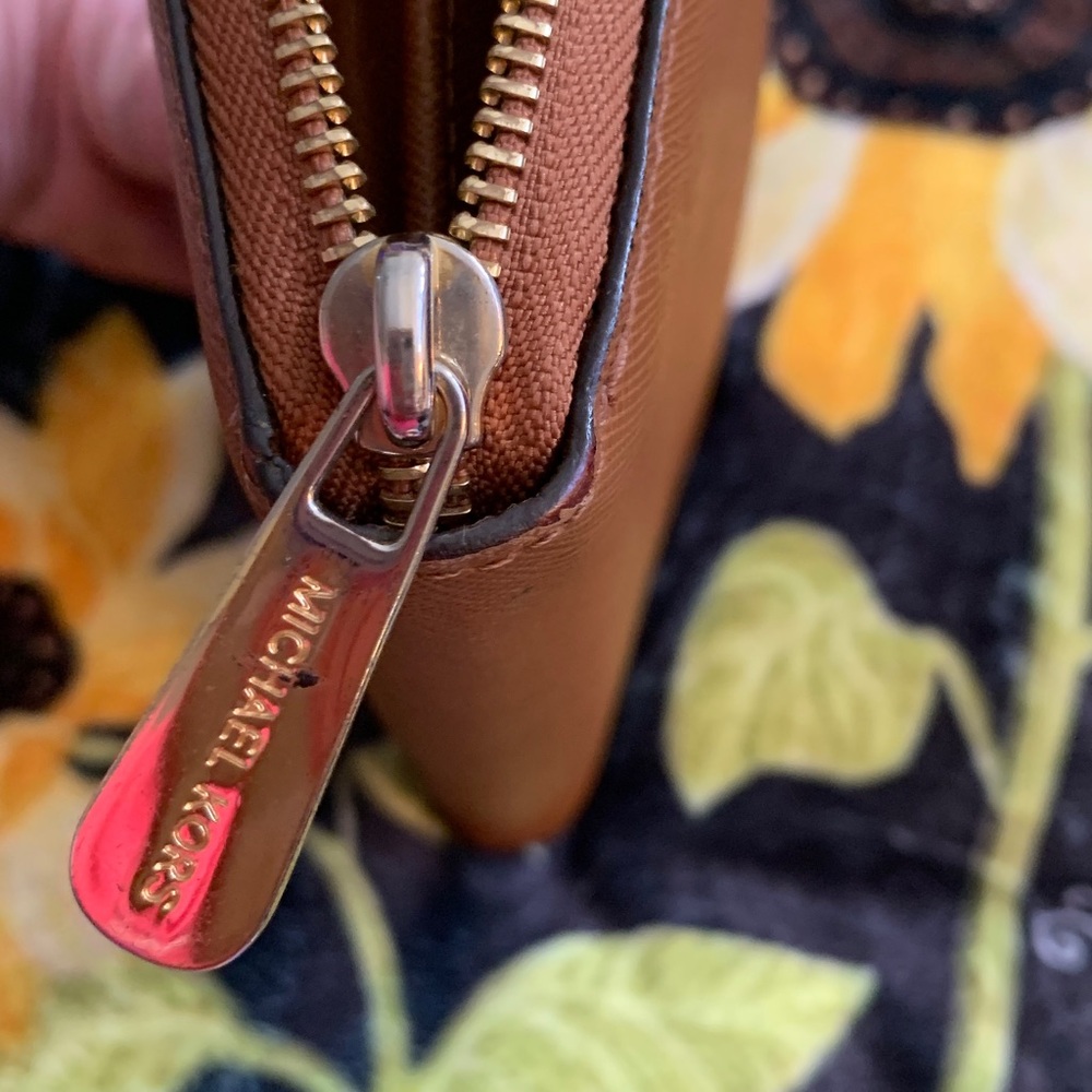 Michael Kors Tan Zip-Around Wallet - Picture 6 of 8